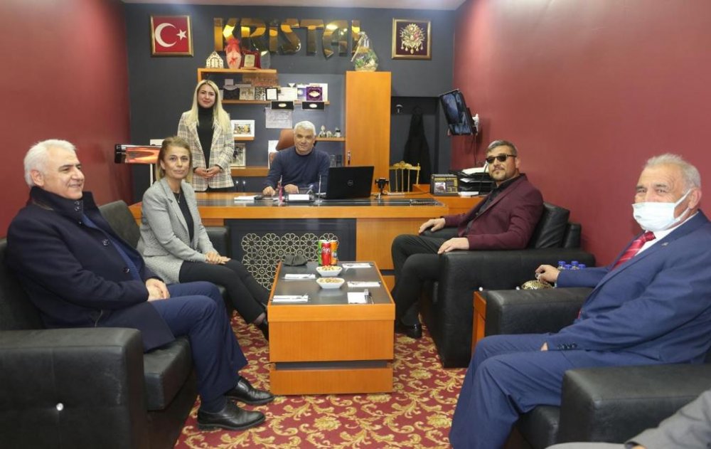 Vali Becelden, Etkinlik-Sen İl Başkanı Ersin Türke esnaf ziyareti...  www.fibhaber.comhttps://www.fibhaber.com/genel/v